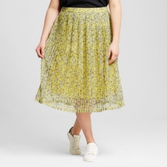 Who What Wear Floral EyeletLace Overlay Skirt NWOT - Picture 3 of 6